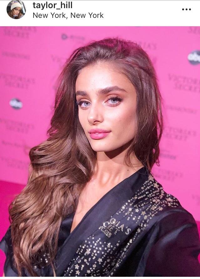 Ben gibi Victoria’s Secret Meleği Taylor Hill’e bu sene aşık olan var mı?