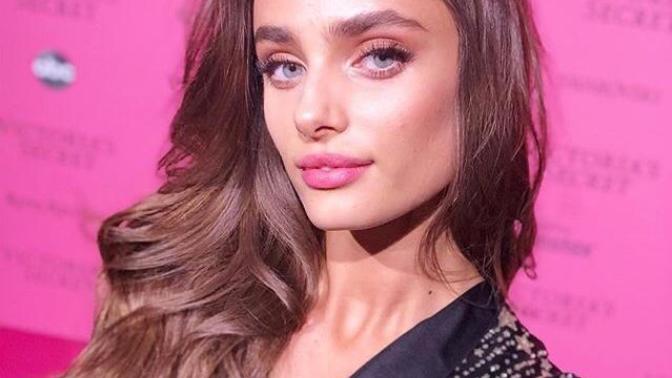 Ben gibi Victoria’s Secret Meleği Taylor Hill’e bu sene aşık olan var mı?
