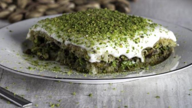 Utangaç olan kadın mı daha tatlıdır yoksa kaymaklı kadayıf tatlısı mı?