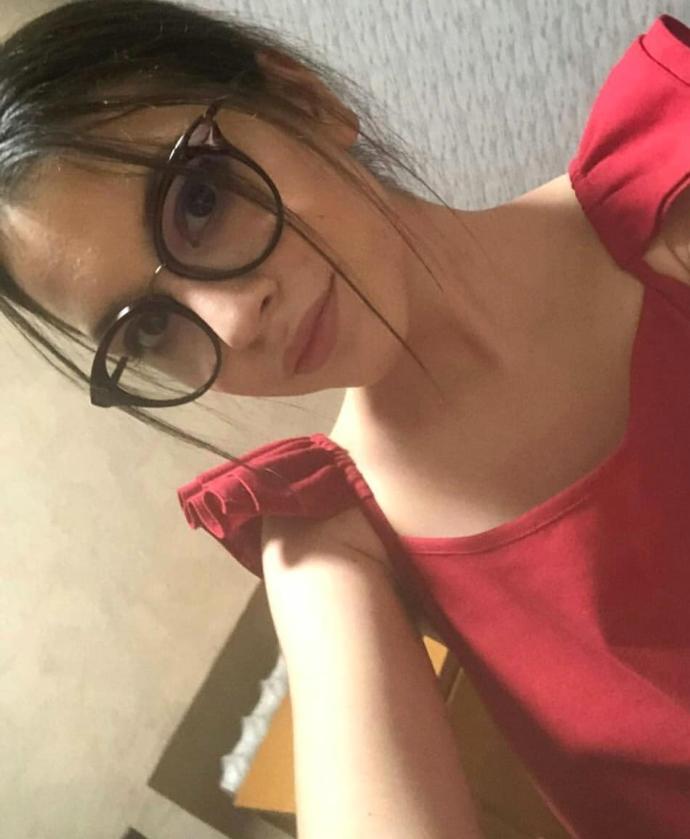 sizce hangi az makyajlı kız daha güzel ?