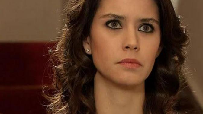 Balık burcu kadınların gözleri sizce de çok güzel olmuyor mu?