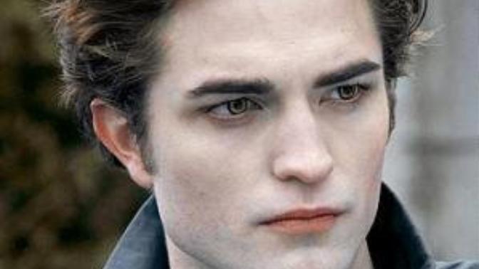 Edward Cullen mi daha yakışıklı Çağatay Ulusoymu?