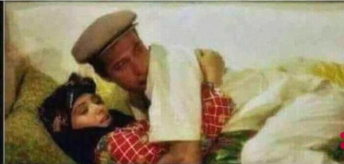 Filmin bu sahnesinde kapıyı kim çalıyor?