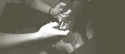 Eşler, birbirlerinin telefon şifrelerini bilmeli mi?