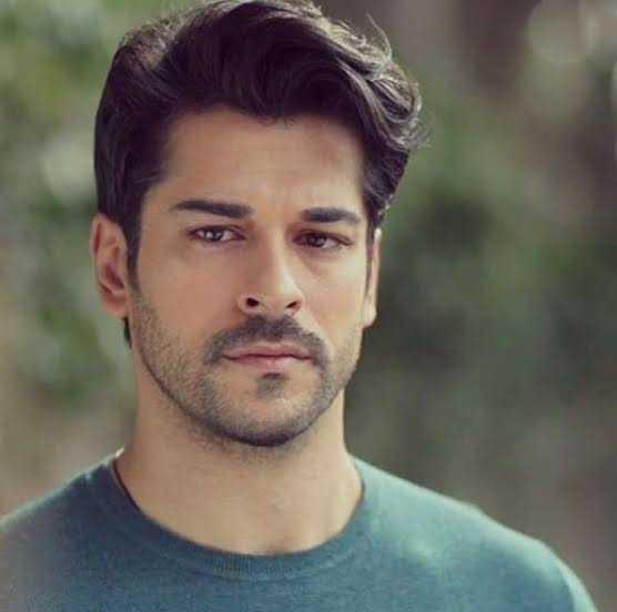 Burak özçivit fazlamı yakışıklı orta mı?