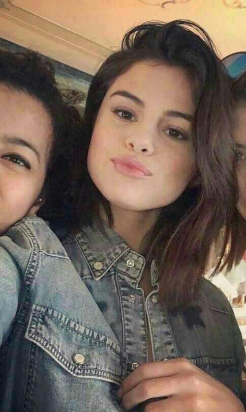 Selena Gomez mi, Ariana Grande mi?
