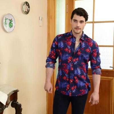 Sizce bu 4 çekici genç adamdan hangisi, sekste 40 yaş üstü olgun kadınlara hükmedecek kadar vahşi ve şehvetli duruşa sahip?