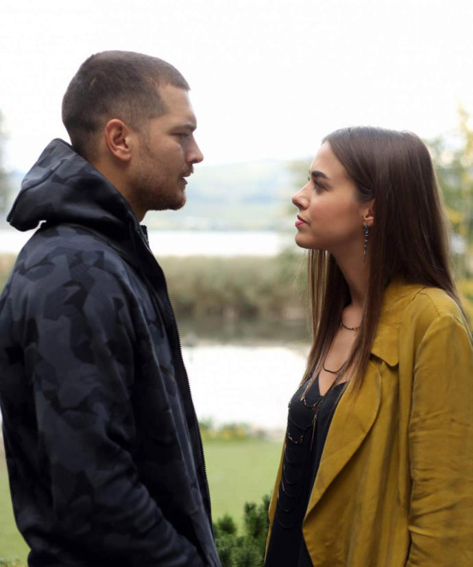 Çağatay Ulusoy'la en çok yakışan dizi/film partneri hangisiydi?