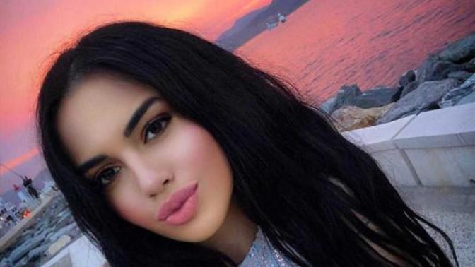 Siyah saç mı yoksa sarı saç mı daha çok seksi ve çekici?