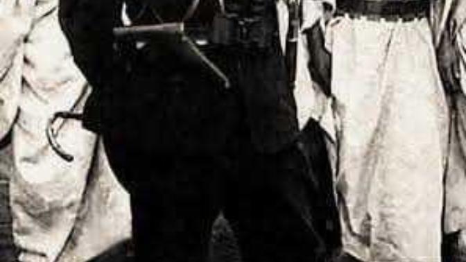 Sizce Atatürk abartılı yakışıklı mı?