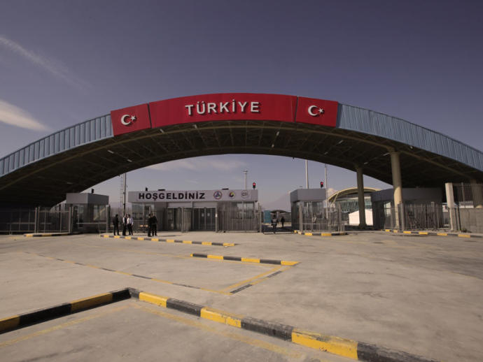 Türkiye'nin giriş kapısına bir yazı yazacak olsanız, ne yazardınız?