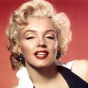 Kariyer konusunda sizce Marilyn MONROE mu yoksa Lady GAGA mı haklı?