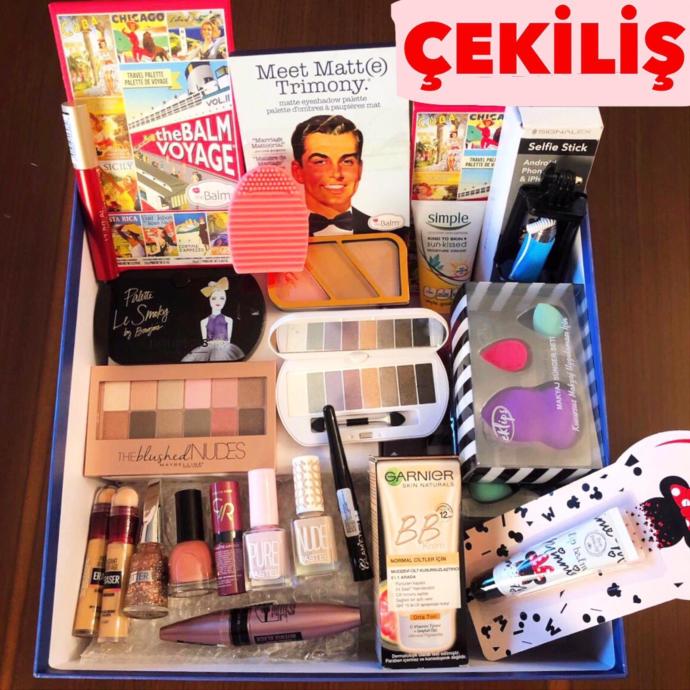 KizlarSoruyor'la ortak başlattığımız çekilişe katılıp süper bir makyaj seti kazanmaya ne dersiniz?