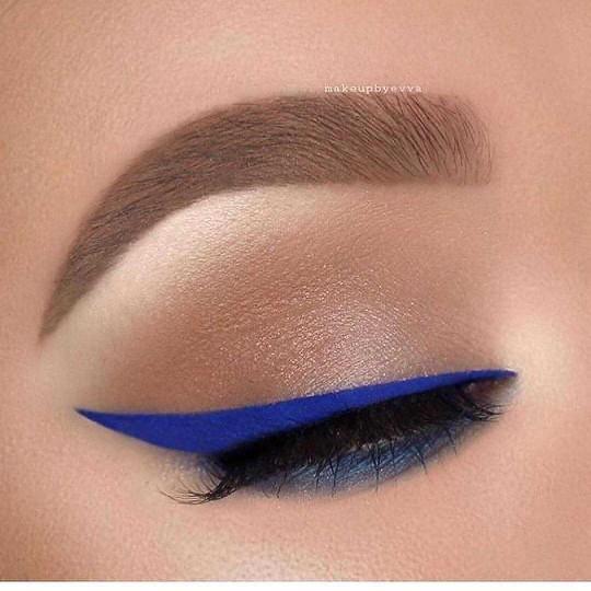 Renkli eyeliner hoşunuza gidiyor mu??