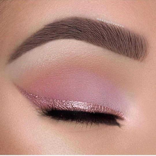 Renkli eyeliner hoşunuza gidiyor mu?