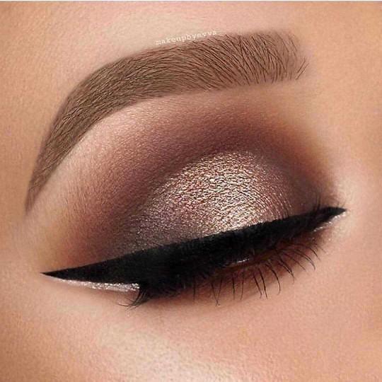 Renkli eyeliner hoşunuza gidiyor mu??