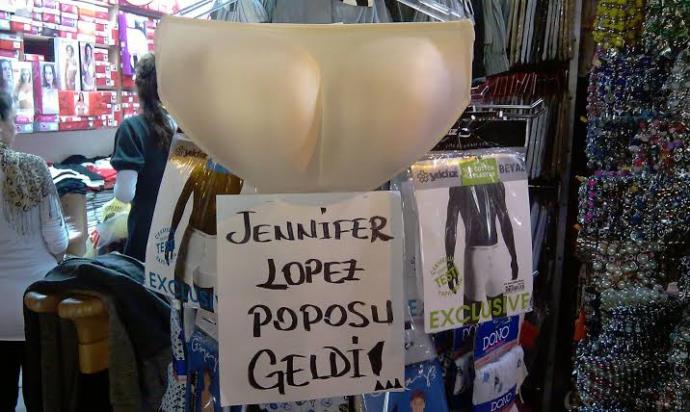 Poposu düz kadınlara bakış açınız?