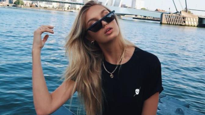 Romee Strijd sizce güzel mi? Neler düşünüyorsunuz?