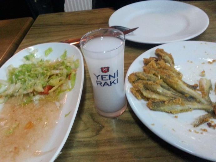 İnsan iki şeyi saklayamaz: Sarhoş olduğunu ve aşık olduğunu! Buyrun beraber olsun (tenekeler uzak olsun😃) ?
