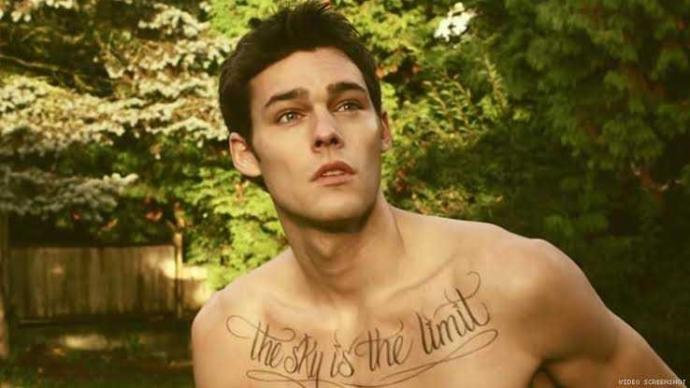 Holden Nowell'a 10 üzerinden kaç verirsiniz?