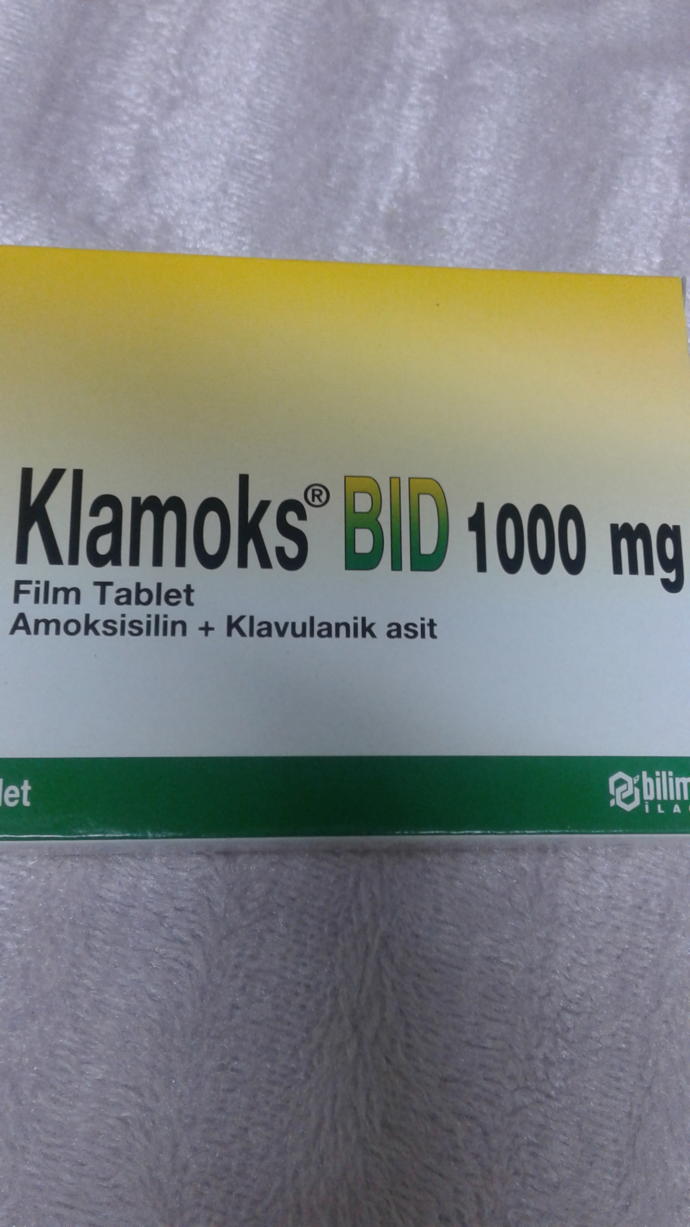 Internette bu ilacın tok karnına yemekten sonra yutulacagi yazıyor buradada yemekten hemen önce yutulmasi gerektiği?