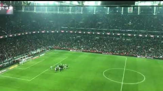 Beşiktaş neden Gs maçının sonunda neden Kına Gecesi şarkısını çaldı?