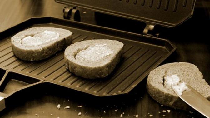 Hangi ocak üstü tost makinesi daha sağlıklı?
