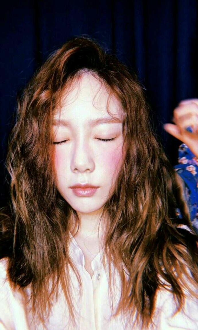 Taeyeon ve HyunA artık çirkinledi eskiden güzellerdi ama şimdi?