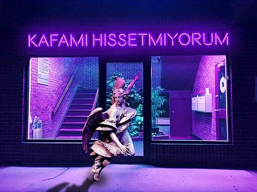Ülkedeki tüm billboardlara asılması gereken söz nedir?