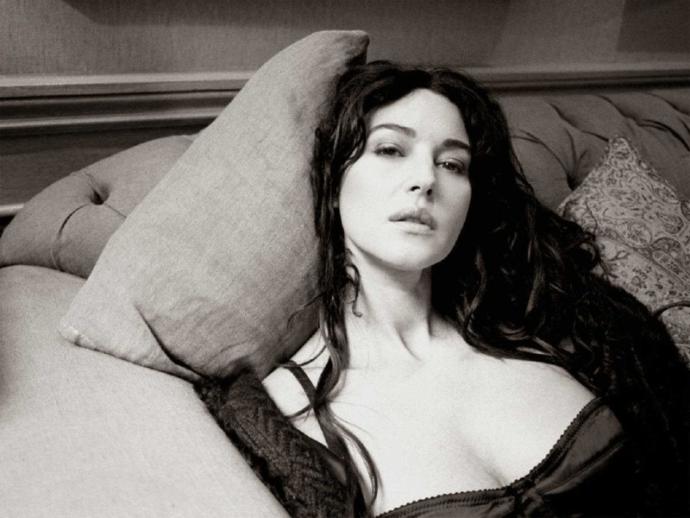 Sharon Stone mu Monica Bellucci mi daha alımlıdır?