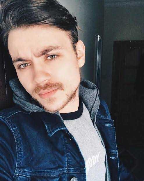 Berk (Güler) ve Sude (Çınar) kanalından sonra, Berk Güler kendi YouTube kanalını açtı, haberiniz var mı?