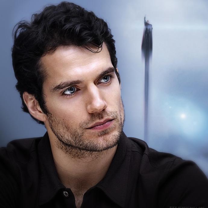 Henry Cavill mi yoksa Chris hemsworth mu daha yakışıklı?