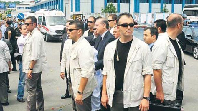 Devlet büyükleri korumaları sadece polis mi?