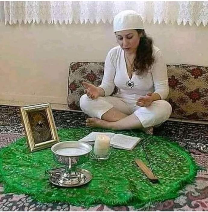 Görselde ki gibi büyücü, üfürükcü hocalar hakkında ne dusunuyorsunuz?