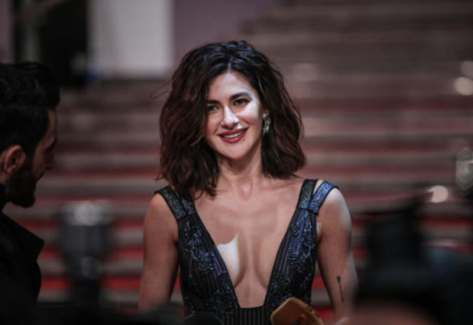 Nesrin Cavadzade'nin seksi görüntüsünün sırrı düzenli olarak 3 dakika eksi 140 derecede kalmakmış. Siz bunu uygulayabilir misiniz?