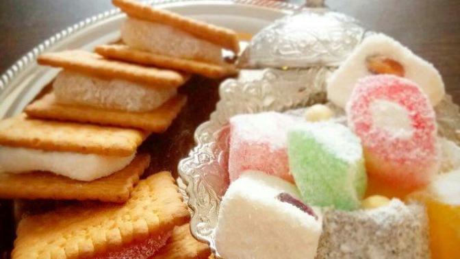 Salçalı ekmek, bisküvi arasi lokum... sever miydiniz, yer misiniz?