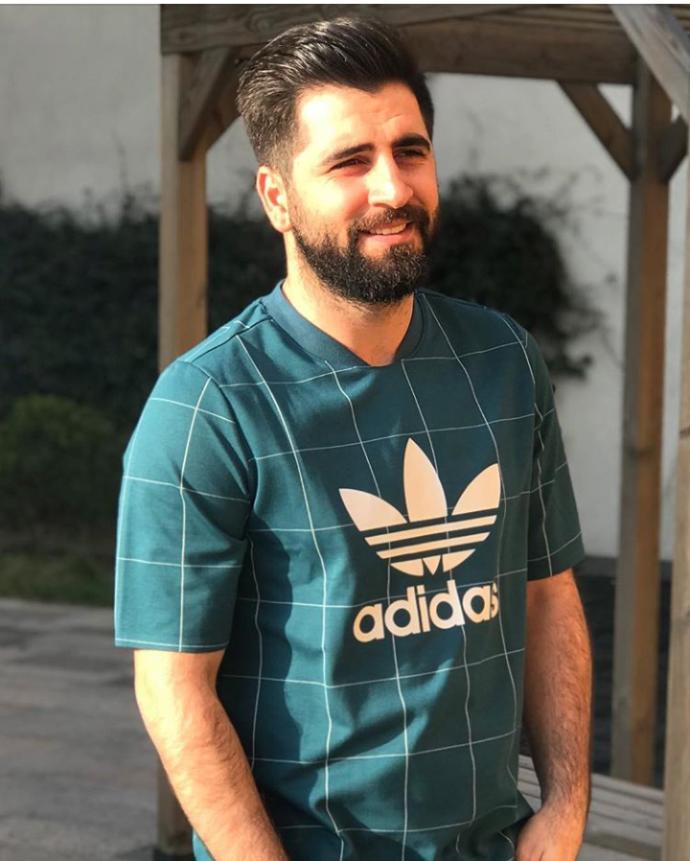 Hangisi daha yakışıklı sizce ?