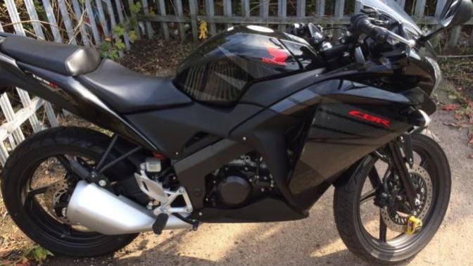 Cbr 125 Mi , mt 125 mi Cb 125 r mı Resimleri Detayda hangisi daha güzel duruyor <3 <3 ( RESİMLİ ) ?