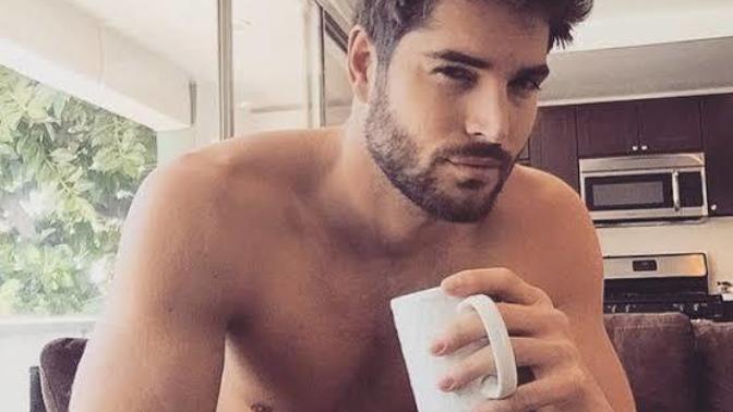 Esmer, sakallı erkekler sizce de cok cekici ve seksi değil mi?