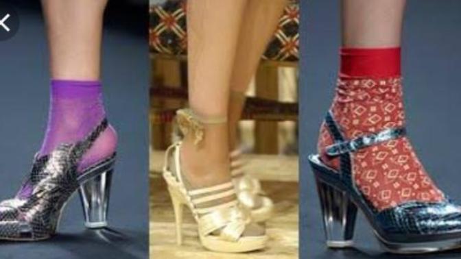 Açık ayakkabı veya stiletto ile çorap giyen bayanlar sizce nasıl?