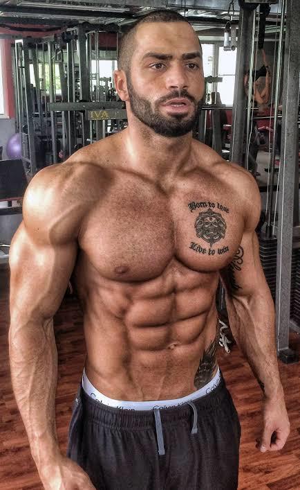 Bu Soru Hem Kızlara Hem Erkeklere/LAZAR ANGELOV?