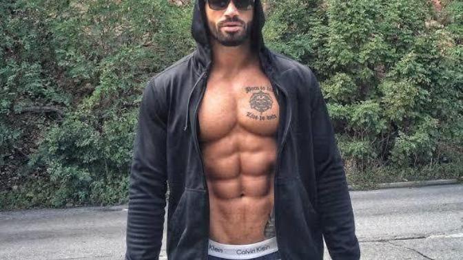 Bu Soru Hem Kızlara Hem Erkeklere/LAZAR ANGELOV?