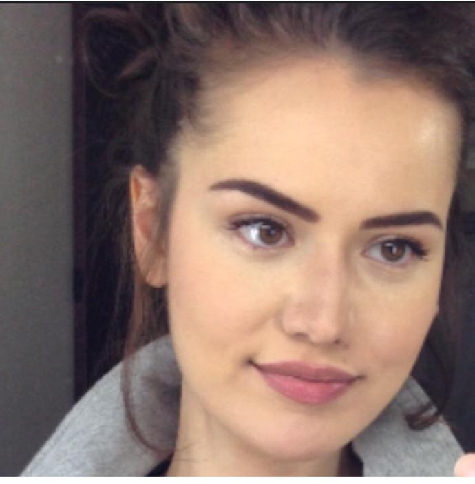 Fahriye evcen kaşını neyle boyuyor sizce?