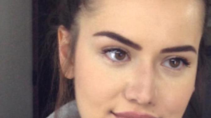 Fahriye evcen kaşını neyle boyuyor sizce?
