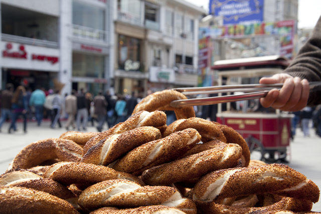 Sokakta satılan yiyeceklerden sizce hangisi daha lezzetli?