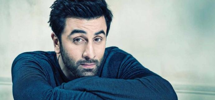 Bollywood'un en yakışıklı aktörü sizce kim?