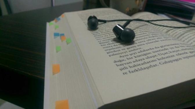 Kitap okurken beğendiğiniz yerleri not alıyor veya işaretlemr yapıyor musunuz?