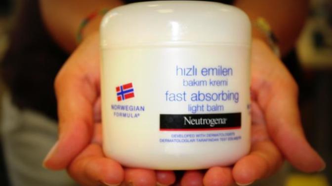 Neutrogena hızlı emilen bakım kremini önerir misiniz?