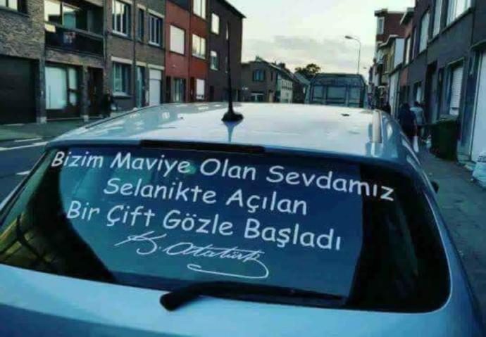 Mavi çok güzel bir renk değil mi?