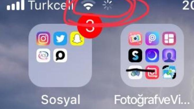 Wi-fi’nin yanında yükleniyor işareti sürekli var ve gitmiyor sizce ne yapıyordur?
